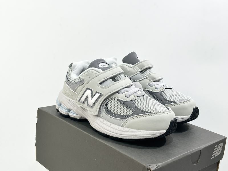 NEW BALANCE SHOES